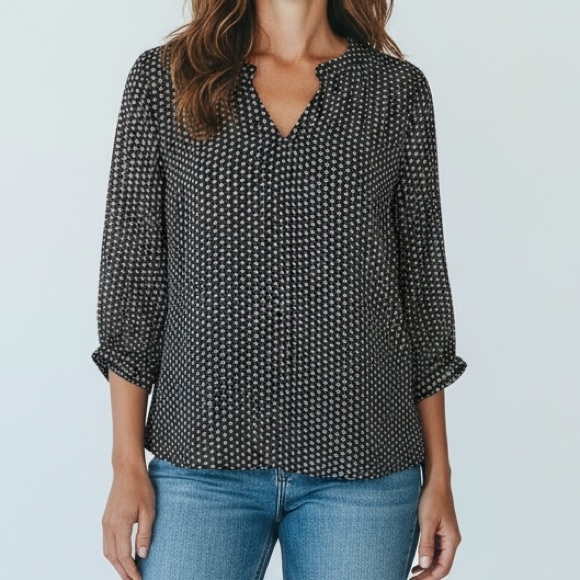 Old Navy Tops - Old Navy Semi-sheer Blouse Size Large 3/4 sleeves